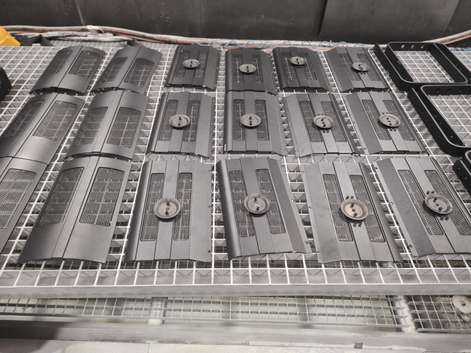 Piese ventilație — înainte de sablare