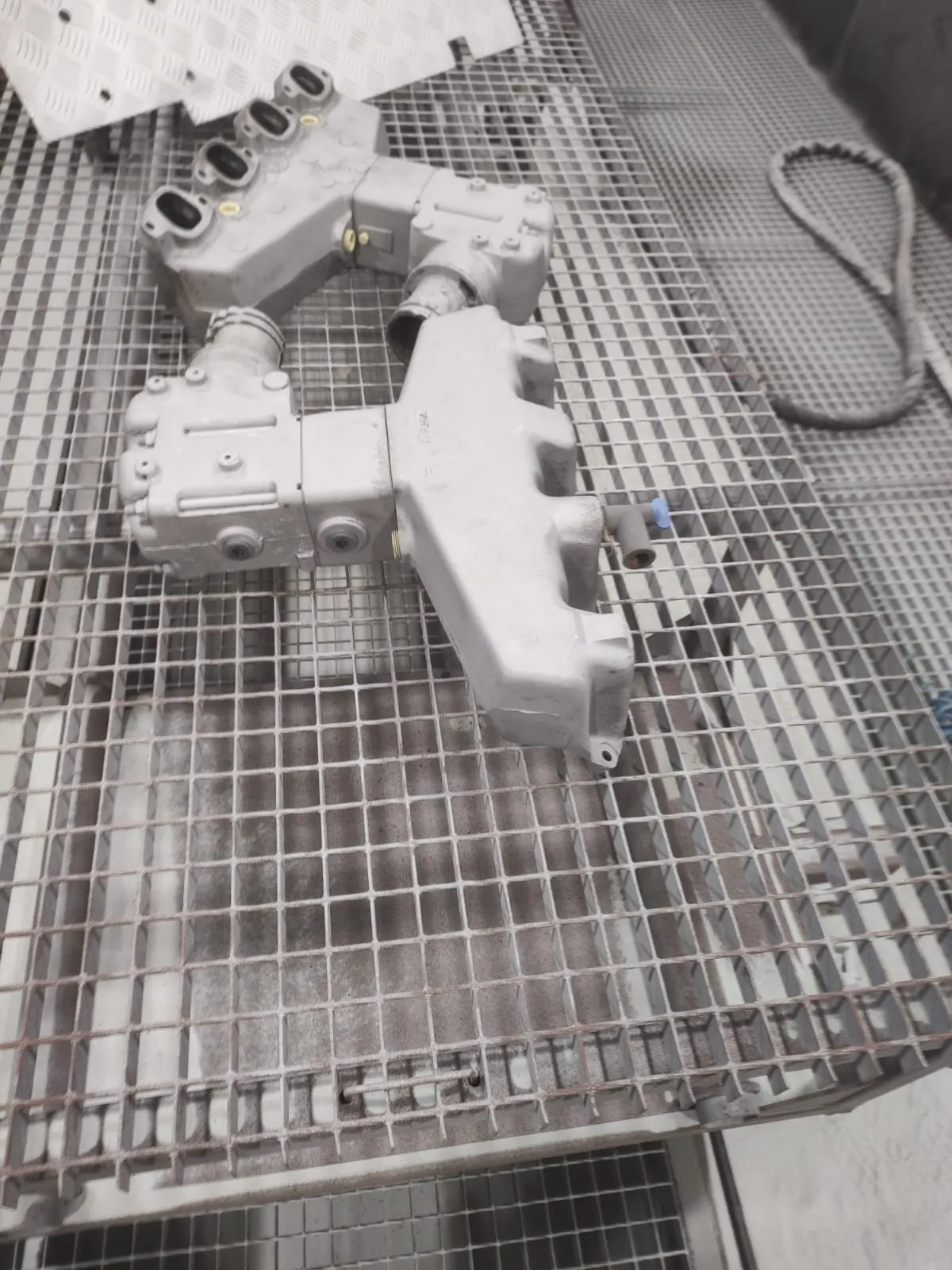 Piese motor & componente turnate — după sablare