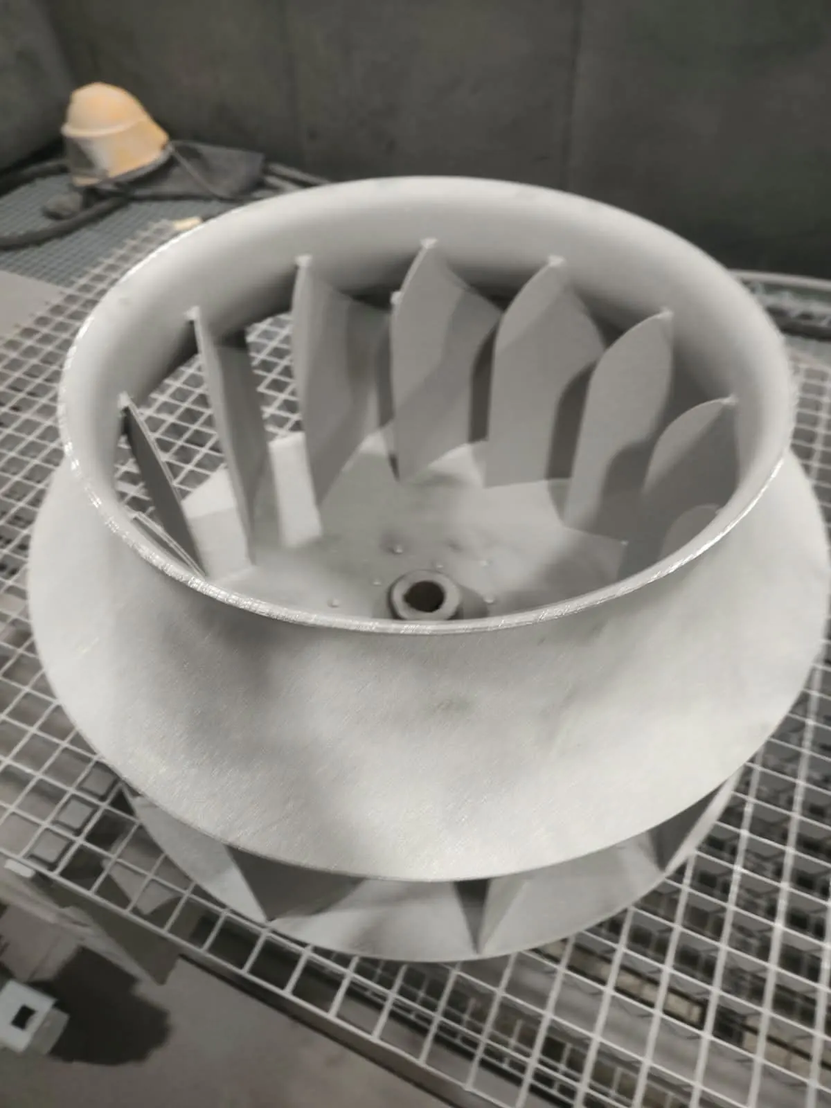 Rotor centrifugal sablat până la aliaj, palete curate