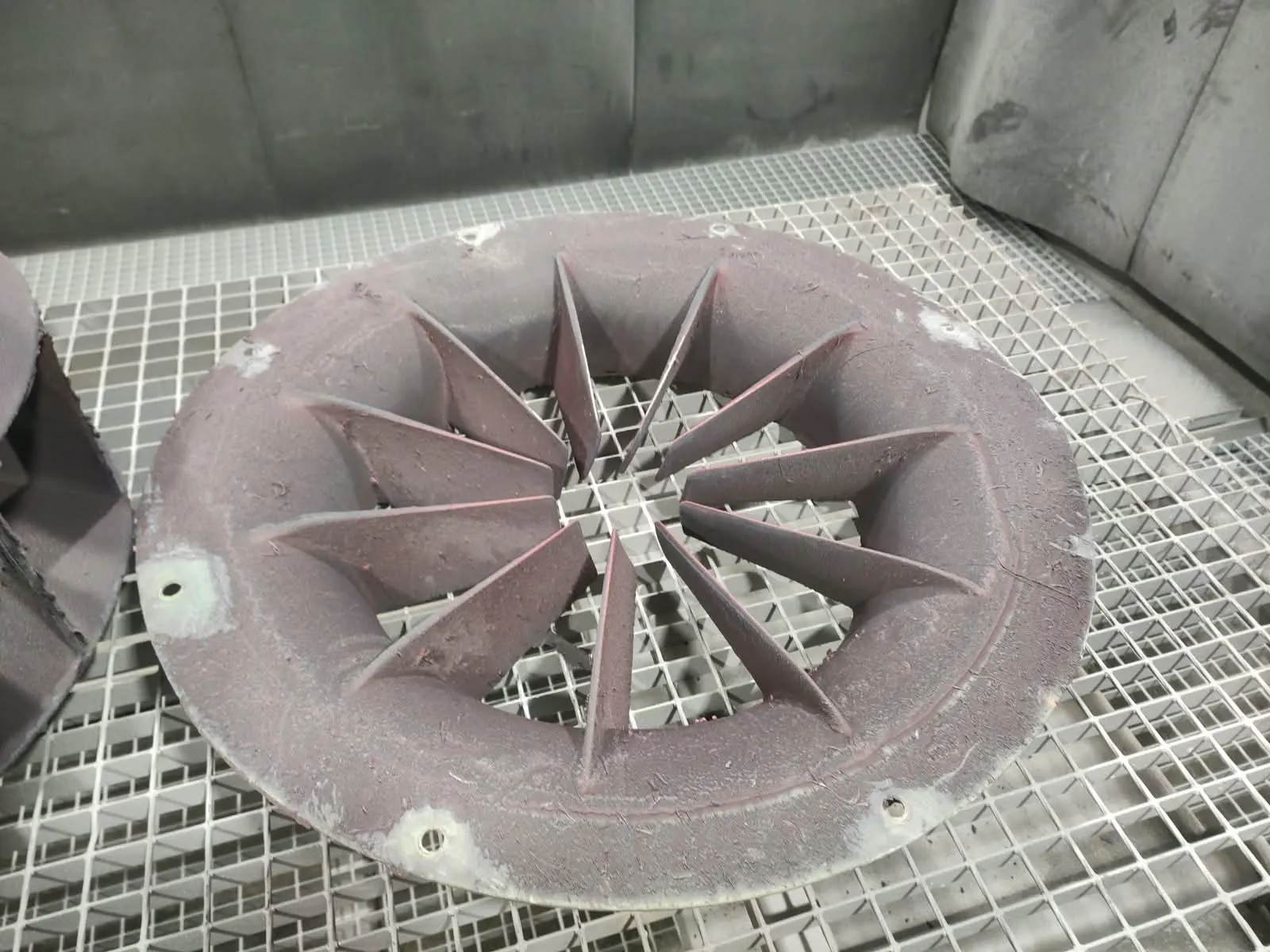 Rotor cu palete drepte și inel de fixare, cu vopseaua veche tocită